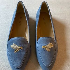 Talbots flat in dark denim with bee embroidery Sz 8.5